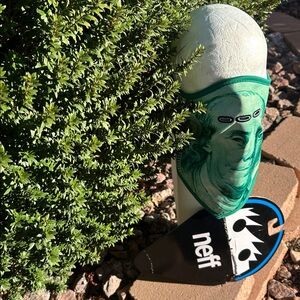 Neff Green Benjamin Franklin Print Mask-used once-like new-originally packed.